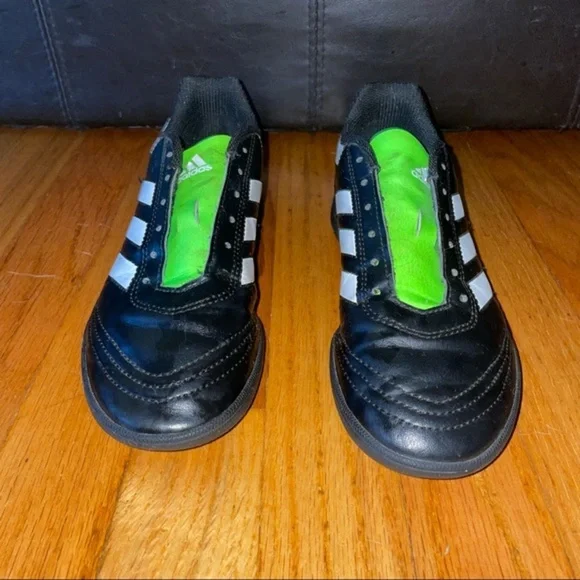 Adidas indoor soccer cleats/unisex - Picture 3 of 7